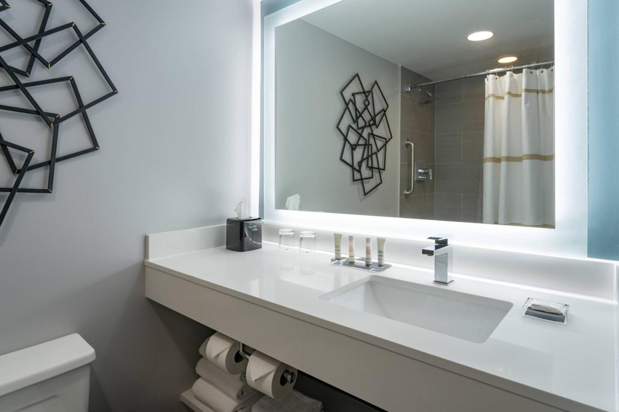 Marriott Greensboro Downtown Екстер'єр фото