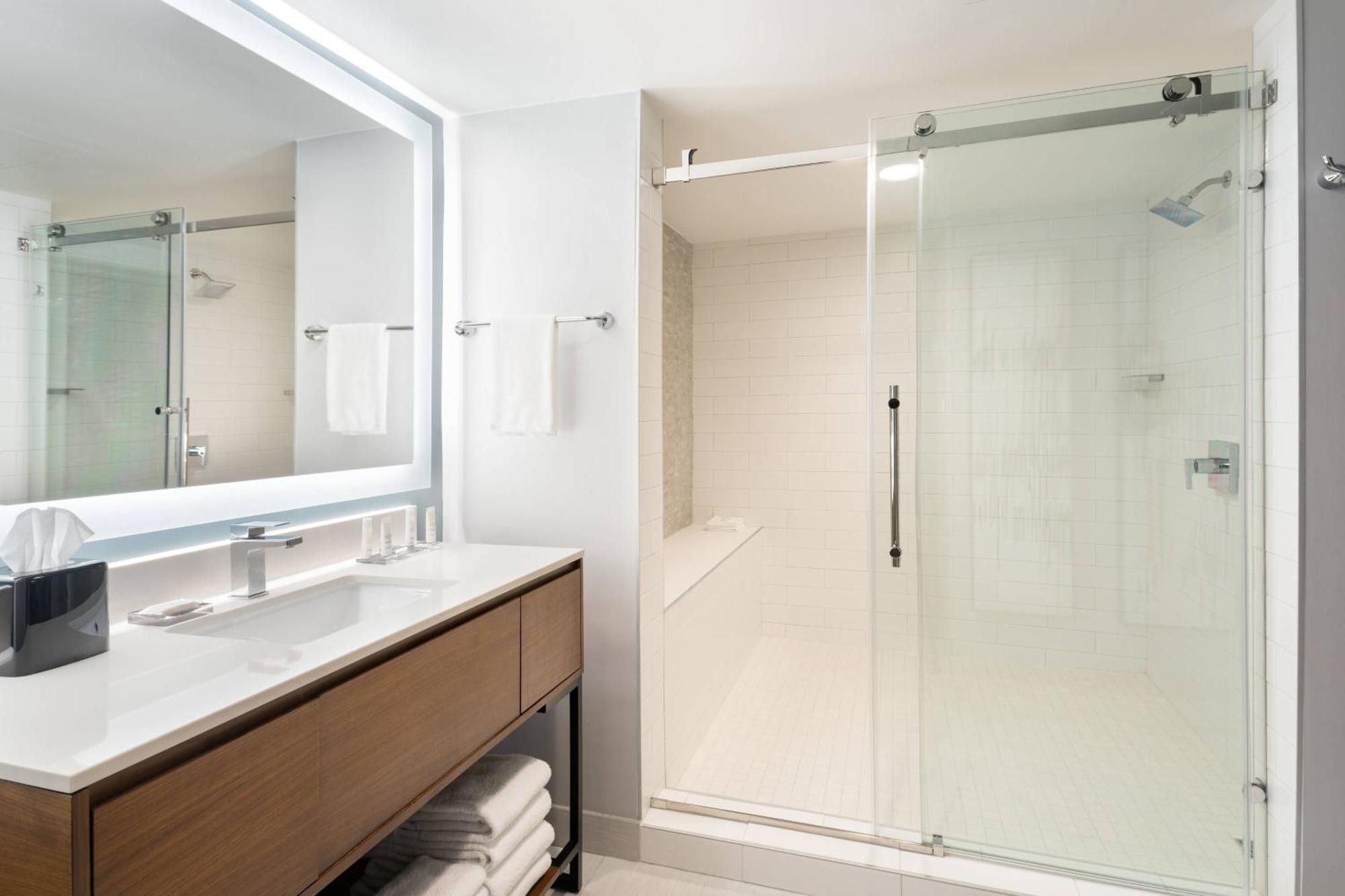 Marriott Greensboro Downtown Екстер'єр фото