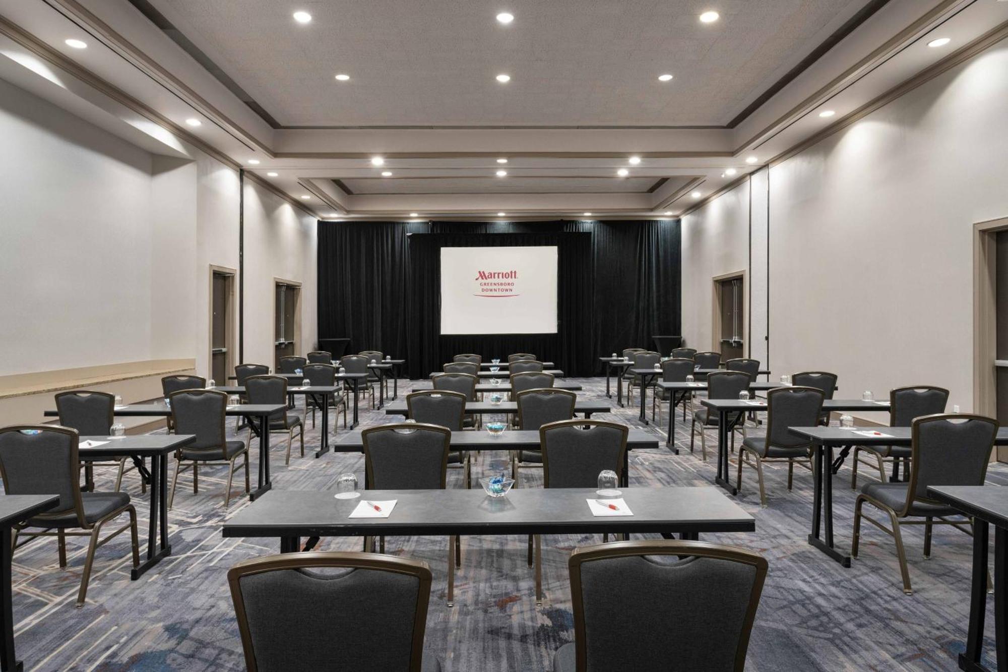 Marriott Greensboro Downtown Екстер'єр фото