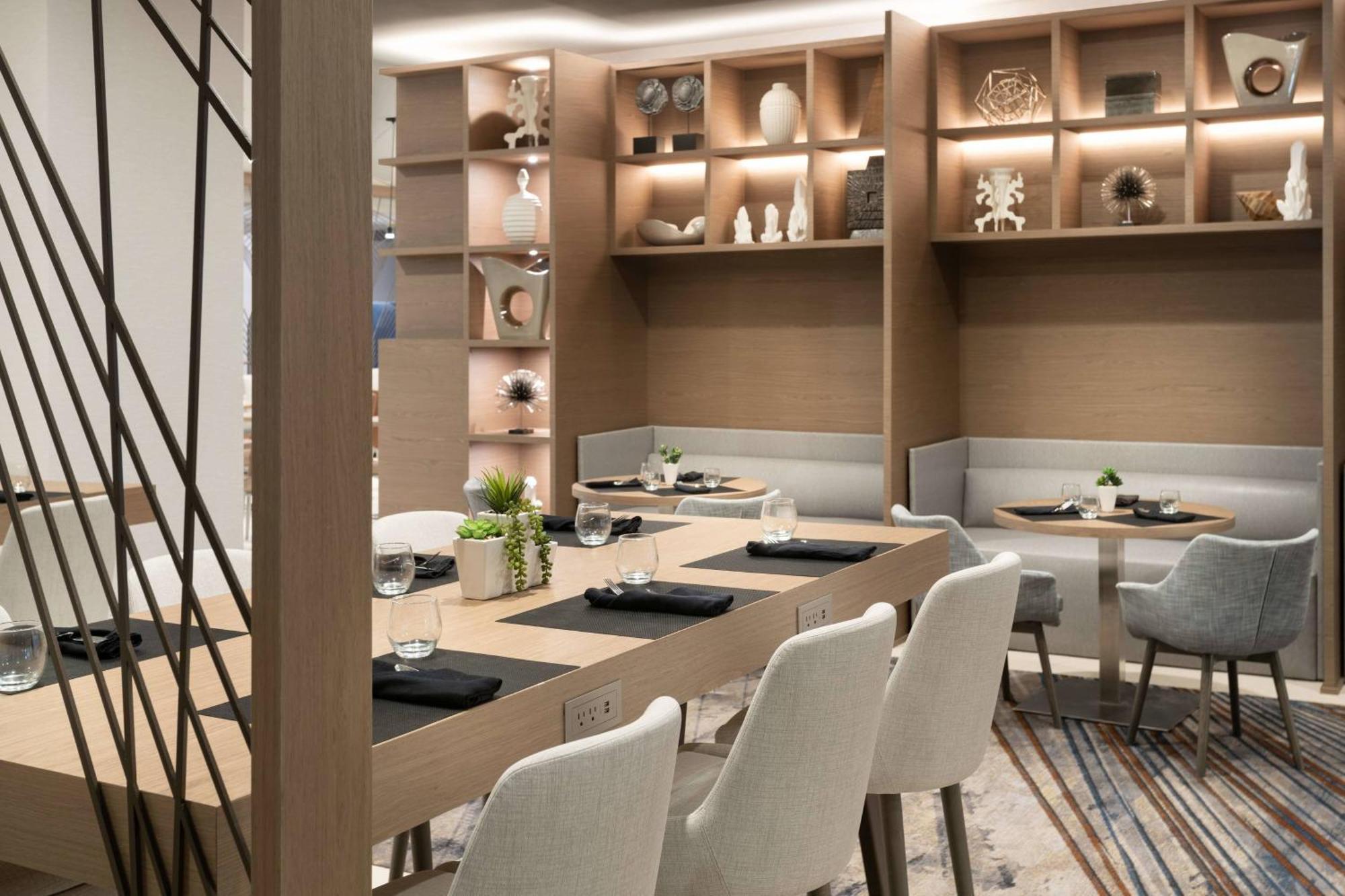 Marriott Greensboro Downtown Екстер'єр фото