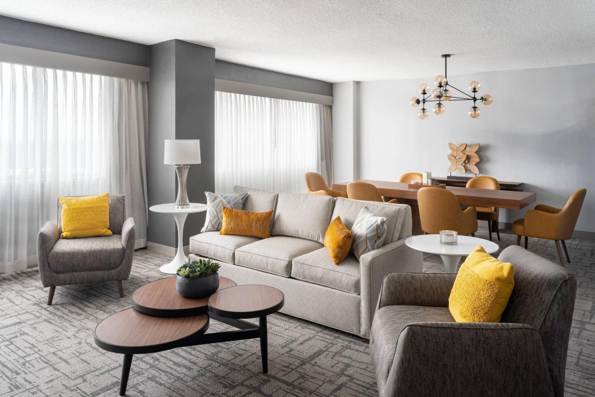 Marriott Greensboro Downtown Екстер'єр фото